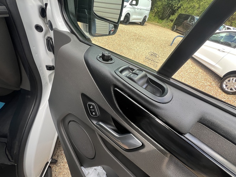 Ford Transit Custom 280 Limited Sport Pack - U867