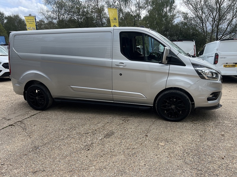 Ford Transit Custom 300 Limited Sport Pack - U868