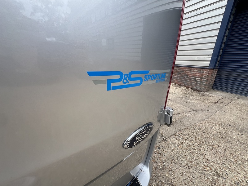 Ford Transit Custom 300 Limited Sport Pack - U868