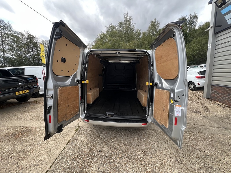 Ford Transit Custom 300 Limited Sport Pack - U868
