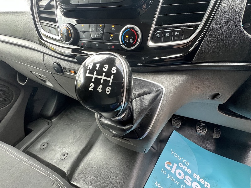 Ford Transit Custom 300 Limited Sport Pack - U868