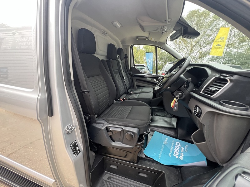 Ford Transit Custom 300 Limited Sport Pack - U868
