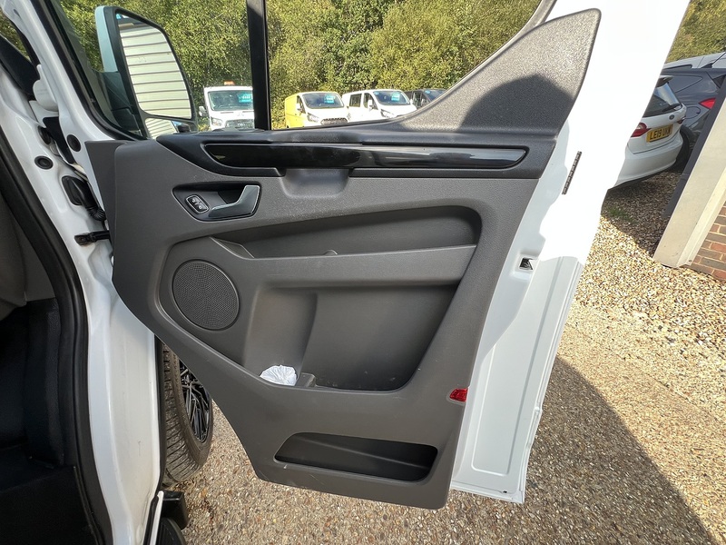 Ford Transit Custom 280 Limited Sport Pack - U874