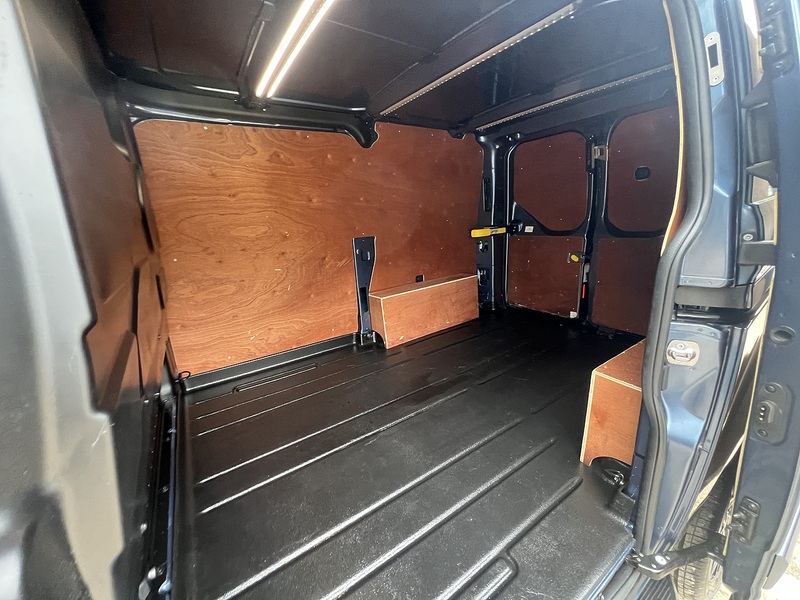 Ford Transit Custom 280 EcoBlue Limited - U876