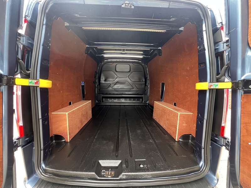 Ford Transit Custom 280 EcoBlue Limited - U876