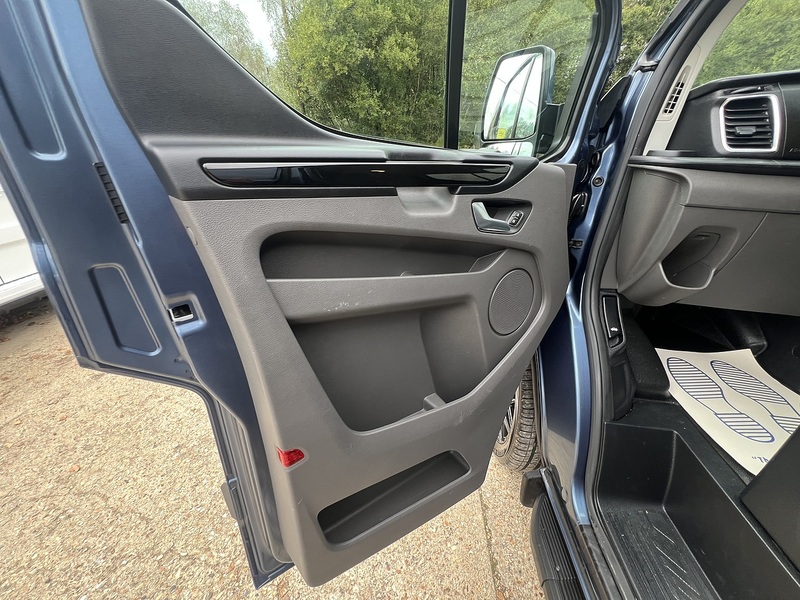 Ford Transit Custom 280 EcoBlue Limited - U876