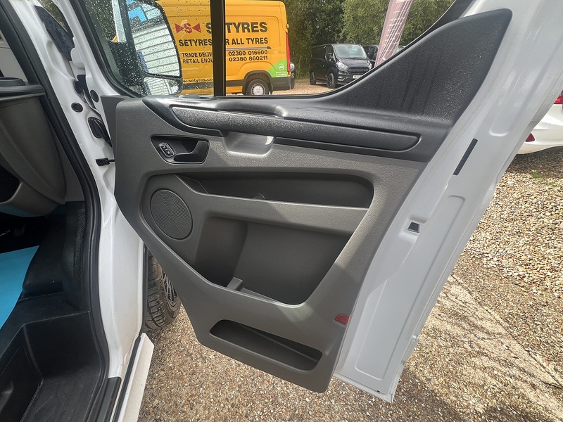 Ford Transit Custom 300 Sport Kit - U877