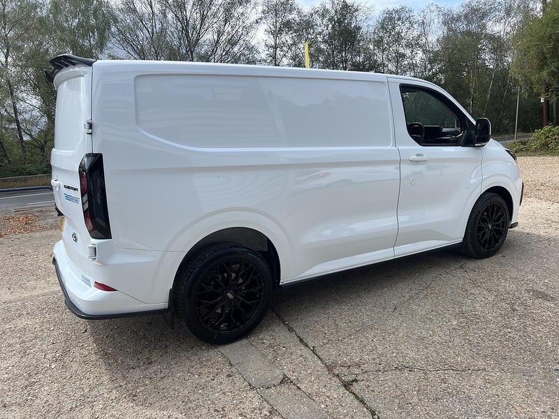Ford Transit Custom 300 Limited Sport Kit - U878