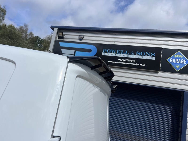 Ford Transit Custom 300 Limited Sport Kit - U878