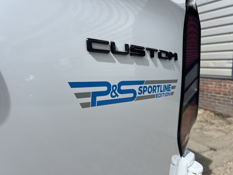 Ford Transit Custom 300 Limited Sport Kit - U878