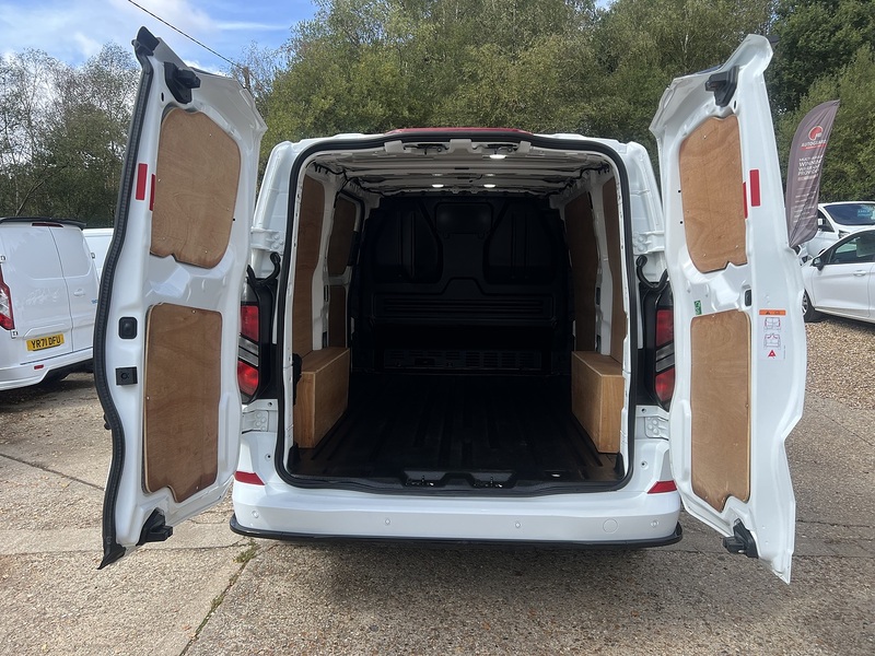 Ford Transit Custom 300 Limited Sport Kit - U878