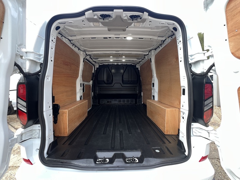Ford Transit Custom 300 Limited Sport Kit - U878