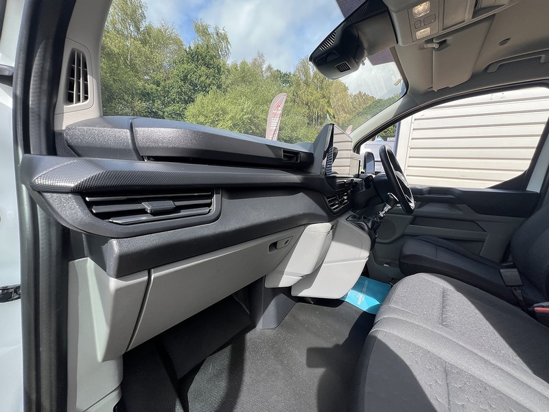Ford Transit Custom 300 Limited Sport Kit - U878
