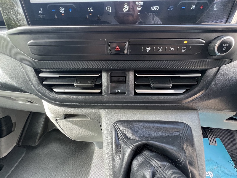 Ford Transit Custom 300 Limited Sport Kit - U878