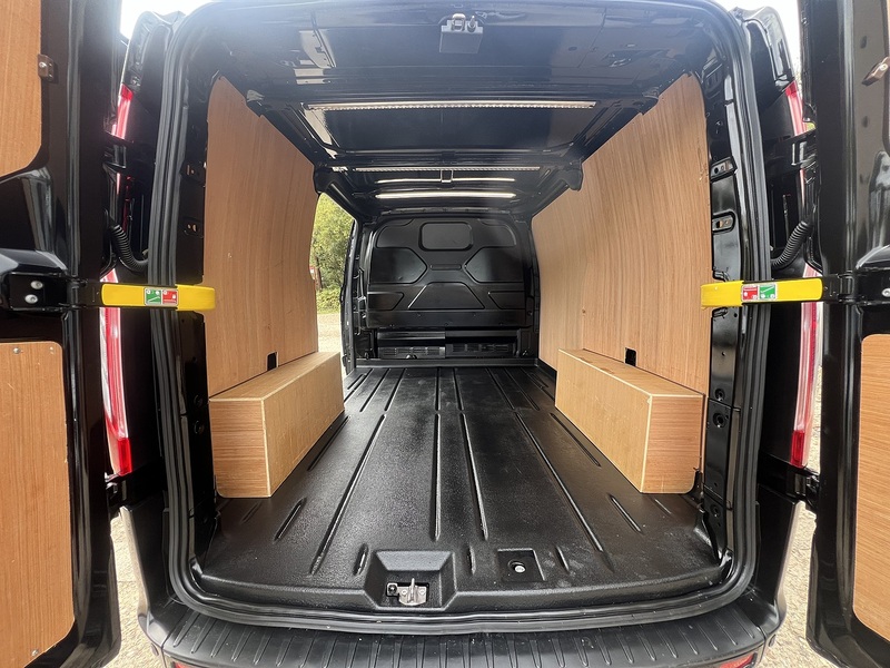 Ford Transit Custom 280 Limited Sport Kit - U879