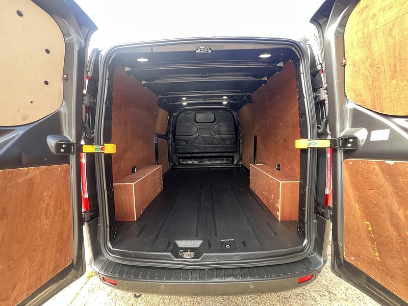 Ford Transit Custom 300 Limited Sport Kit - U883