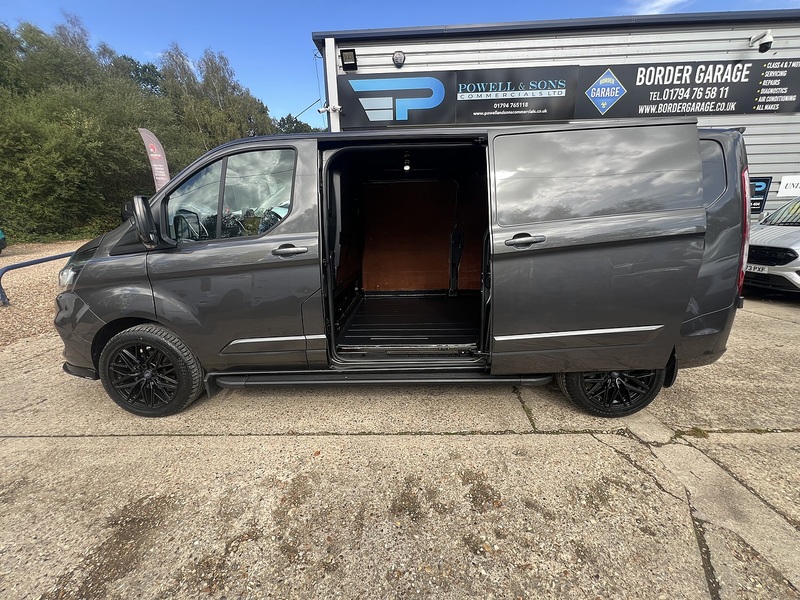 Ford Transit Custom 300 Limited Sport Kit - U883