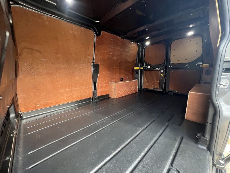 Ford Transit Custom 300 Limited Sport Kit - U883