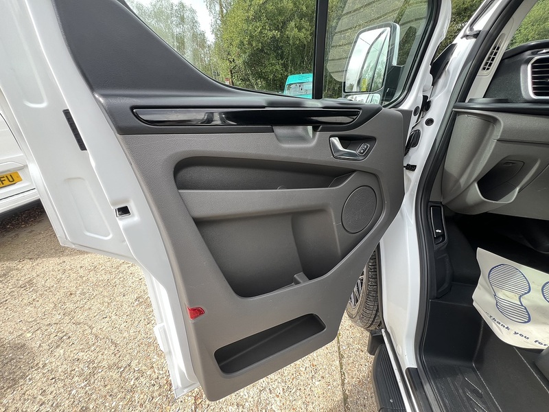 Ford Transit Custom 300 Limited Sport Kit - U883