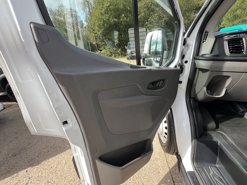 Ford Transit 350 EcoBlue Leader - U884