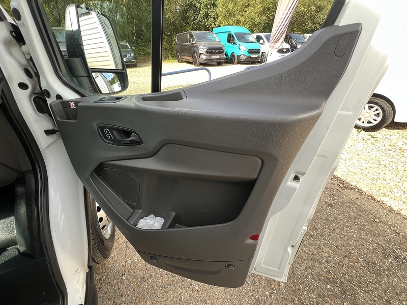 Ford Transit 350 EcoBlue Leader - U884