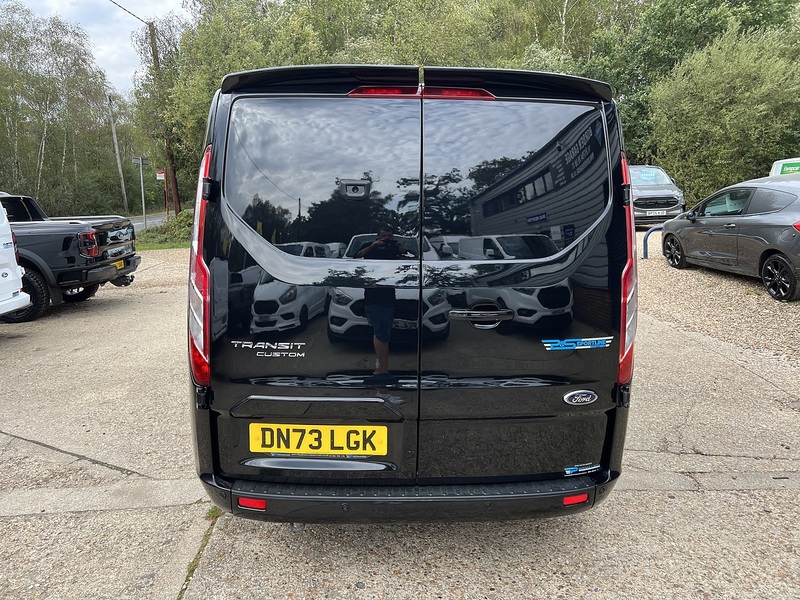 Ford Transit Custom 300 Limited Sport Pack - U888