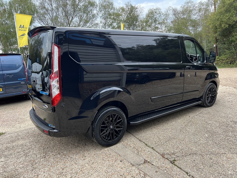 Ford Transit Custom 300 Limited Sport Pack - U888