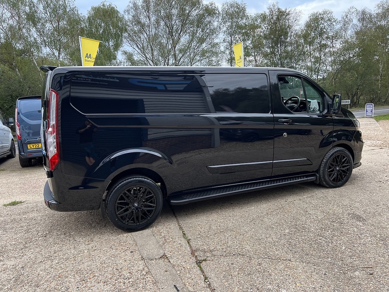 Ford Transit Custom 300 Limited Sport Pack - U888