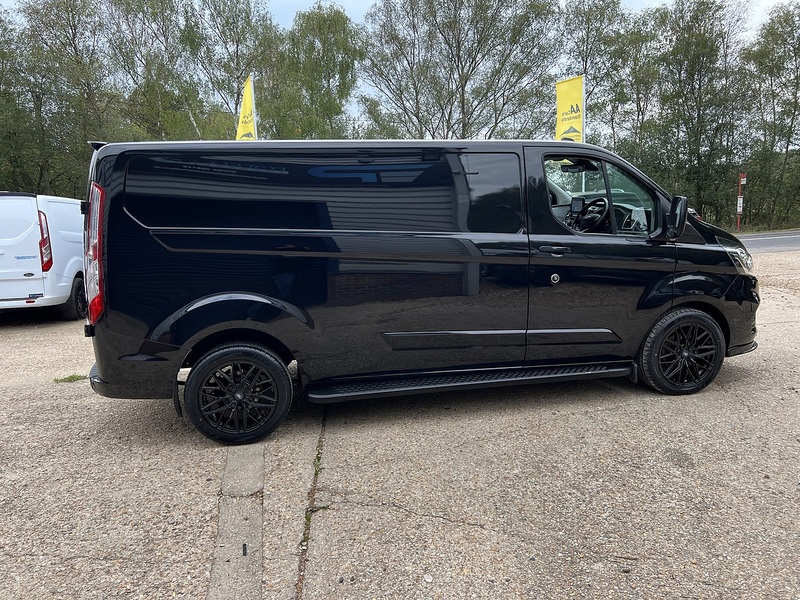 Ford Transit Custom 300 Limited Sport Pack - U888