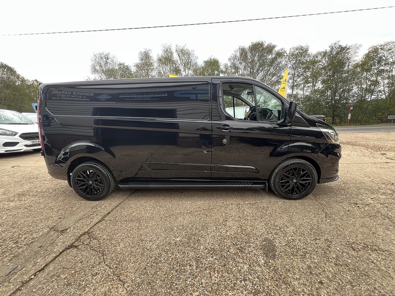 Ford Transit Custom 300 Limited Sport Pack - U888