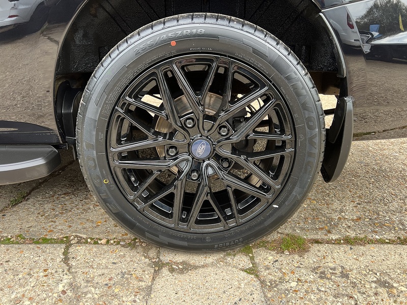 Ford Transit Custom 300 Limited Sport Pack - U888