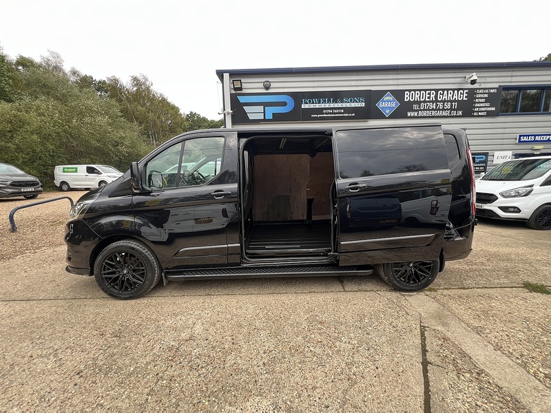 Ford Transit Custom 300 Limited Sport Pack - U888
