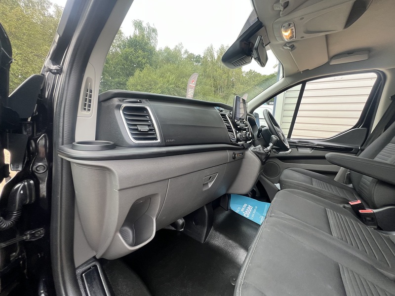 Ford Transit Custom 300 Limited Sport Pack - U888