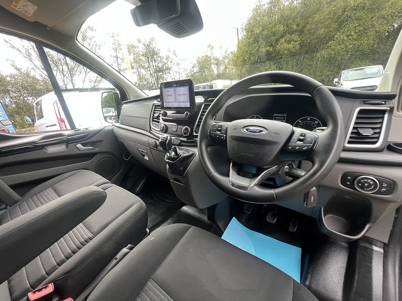 Ford Transit Custom 300 Limited Sport Pack - U888