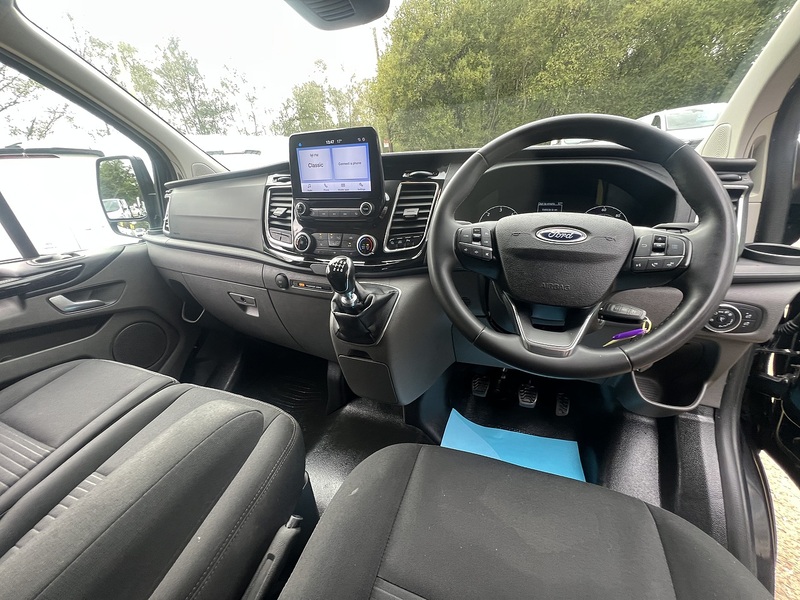 Ford Transit Custom 300 Limited Sport Pack - U888