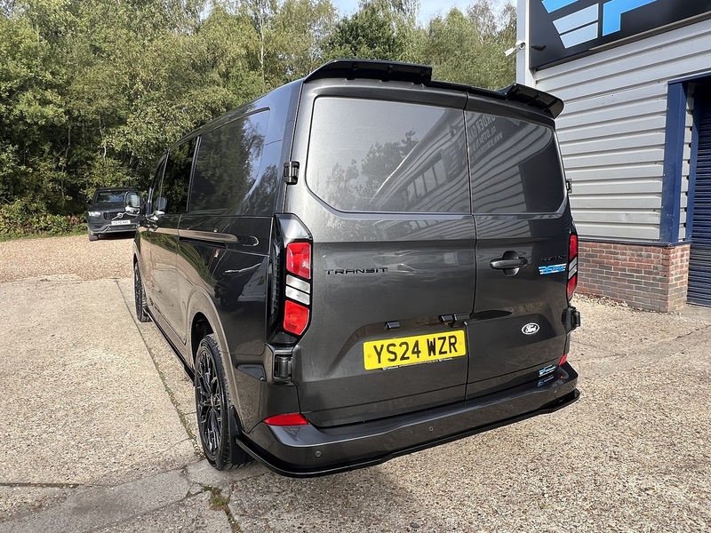 Ford Transit Custom 320 Limited Sport Pack - U890