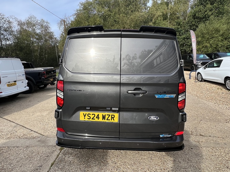 Ford Transit Custom 320 Limited Sport Pack - U890