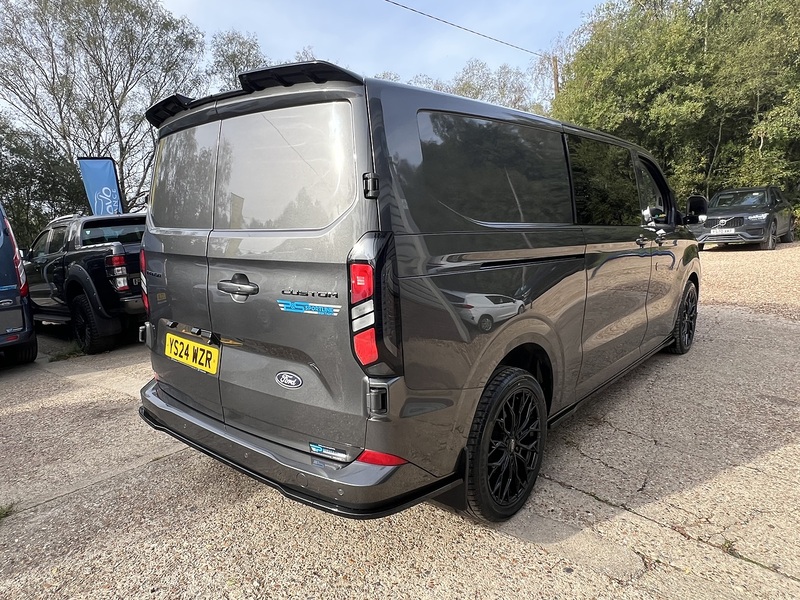 Ford Transit Custom 320 Limited Sport Pack - U890