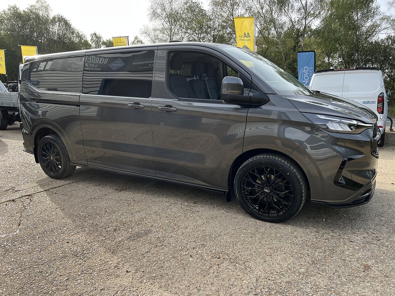 Ford Transit Custom 320 Limited Sport Pack - U890