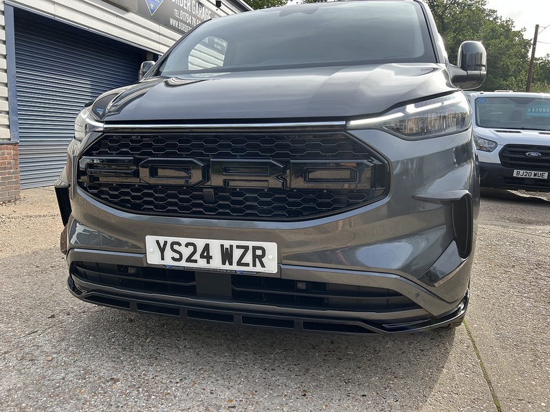 Ford Transit Custom 320 Limited Sport Pack - U890