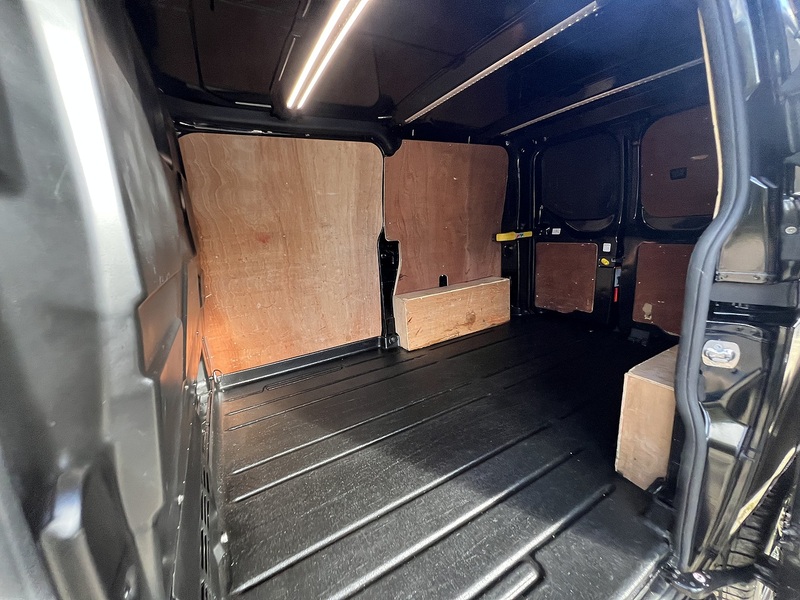 Ford Transit Custom 280 Limited Sport Pack - U891