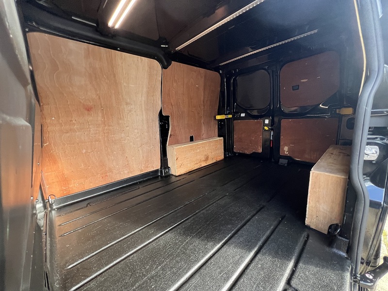 Ford Transit Custom 280 Limited Sport Pack - U891