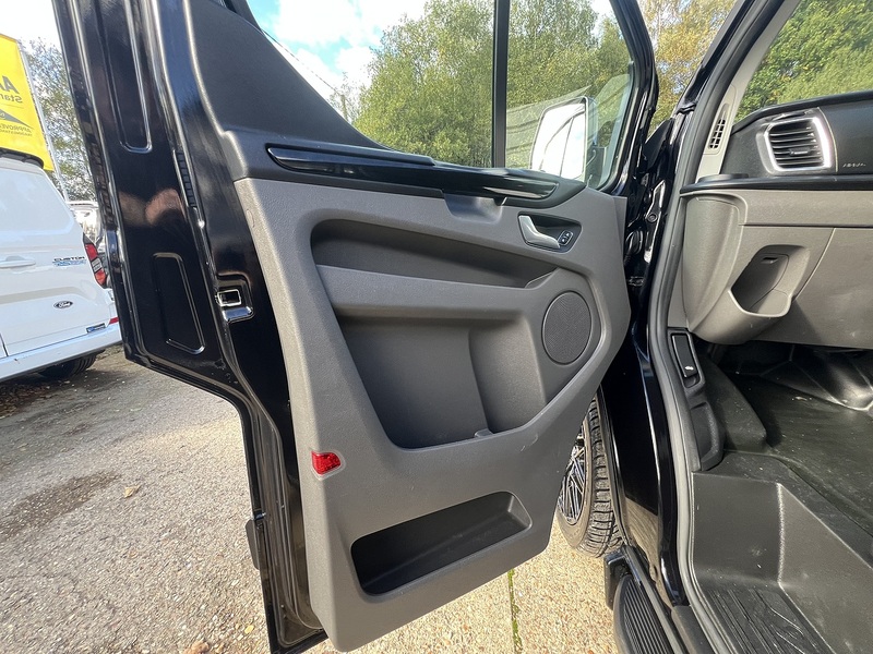 Ford Transit Custom 280 Limited Sport Pack - U891