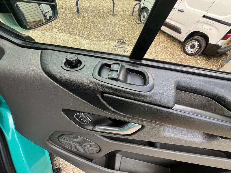 Ford Transit Custom 340 Trend Sport Pack - U892
