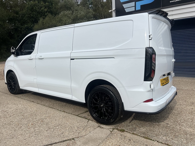 Ford Transit Custom 300 Limited Sport Pack - U895