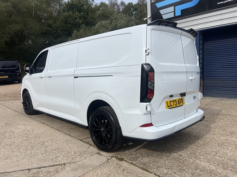 Ford Transit Custom 300 Limited Sport Pack - U895