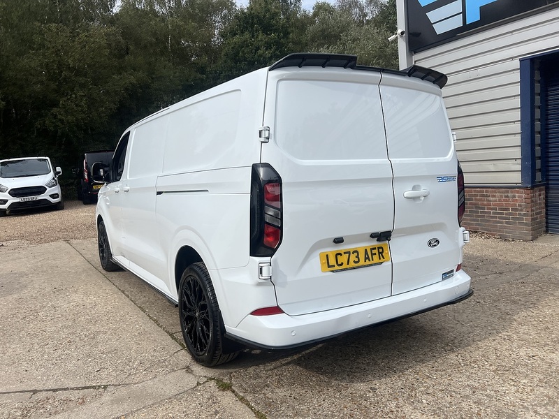 Ford Transit Custom 300 Limited Sport Pack - U895