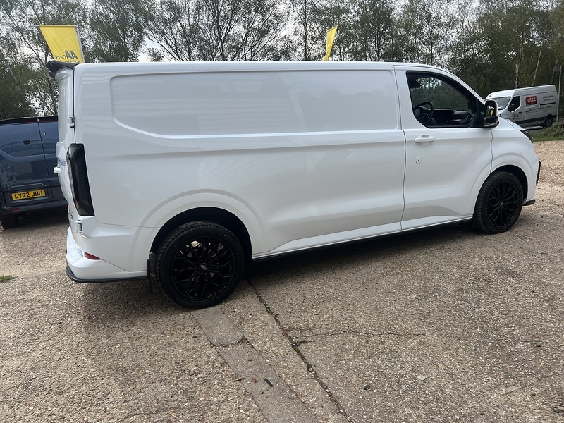 Ford Transit Custom 300 Limited Sport Pack - U895