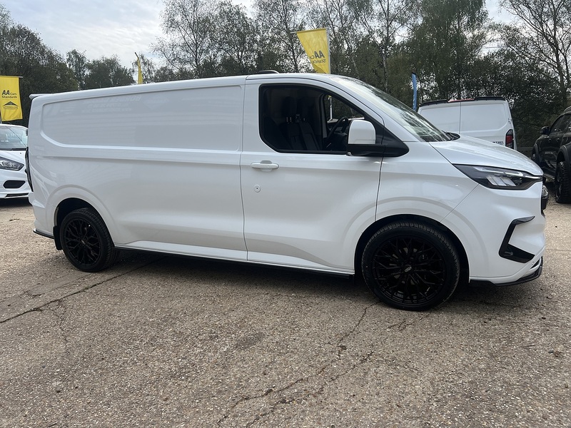 Ford Transit Custom 300 Limited Sport Pack - U895