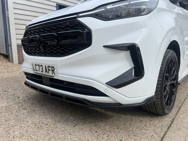 Ford Transit Custom 300 Limited Sport Pack - U895